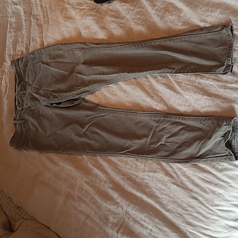 Levi's  shaping skinny jeans. Olive green. W26